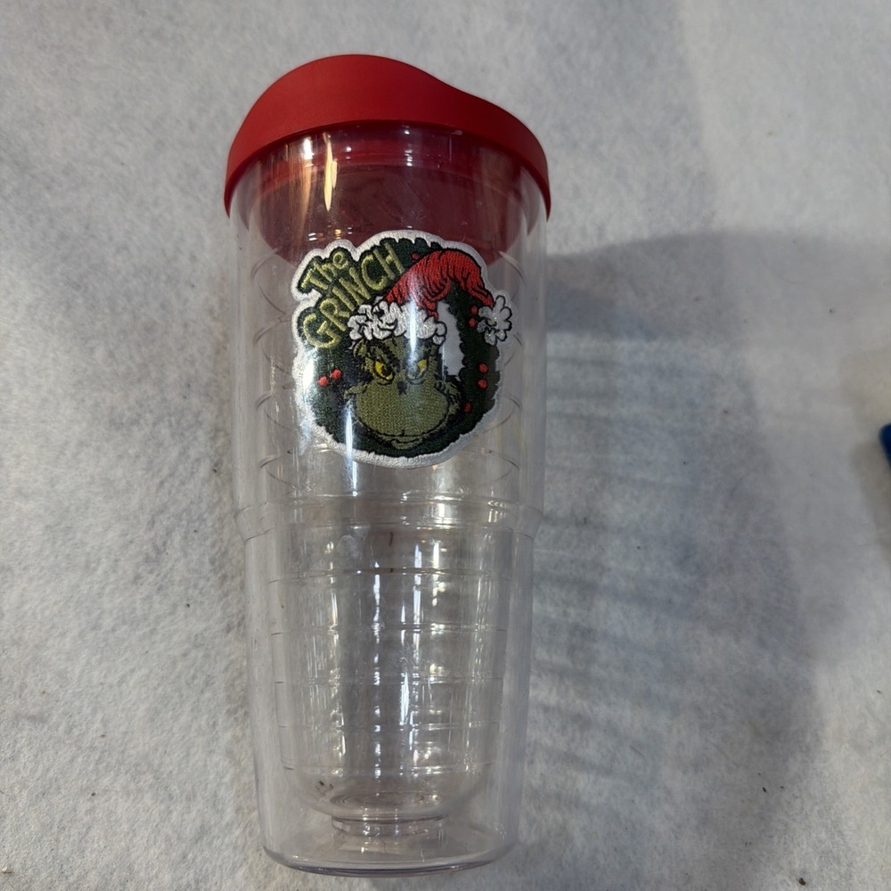 Tervis The Grinch Christmas Wreath Dr. Seuss 24 oz Tumber w/‎ Red Lid  New Gift